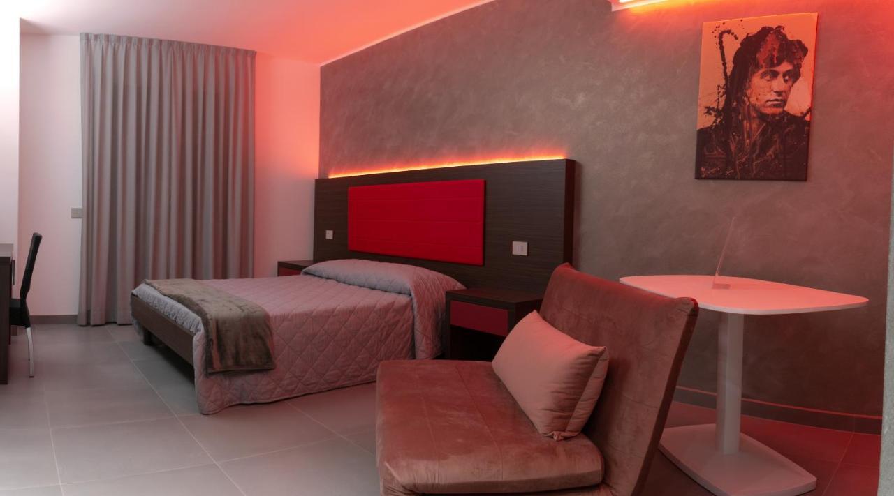 Brigante Suites มิซาโน อาดรีอาติโก ภายนอก รูปภาพ